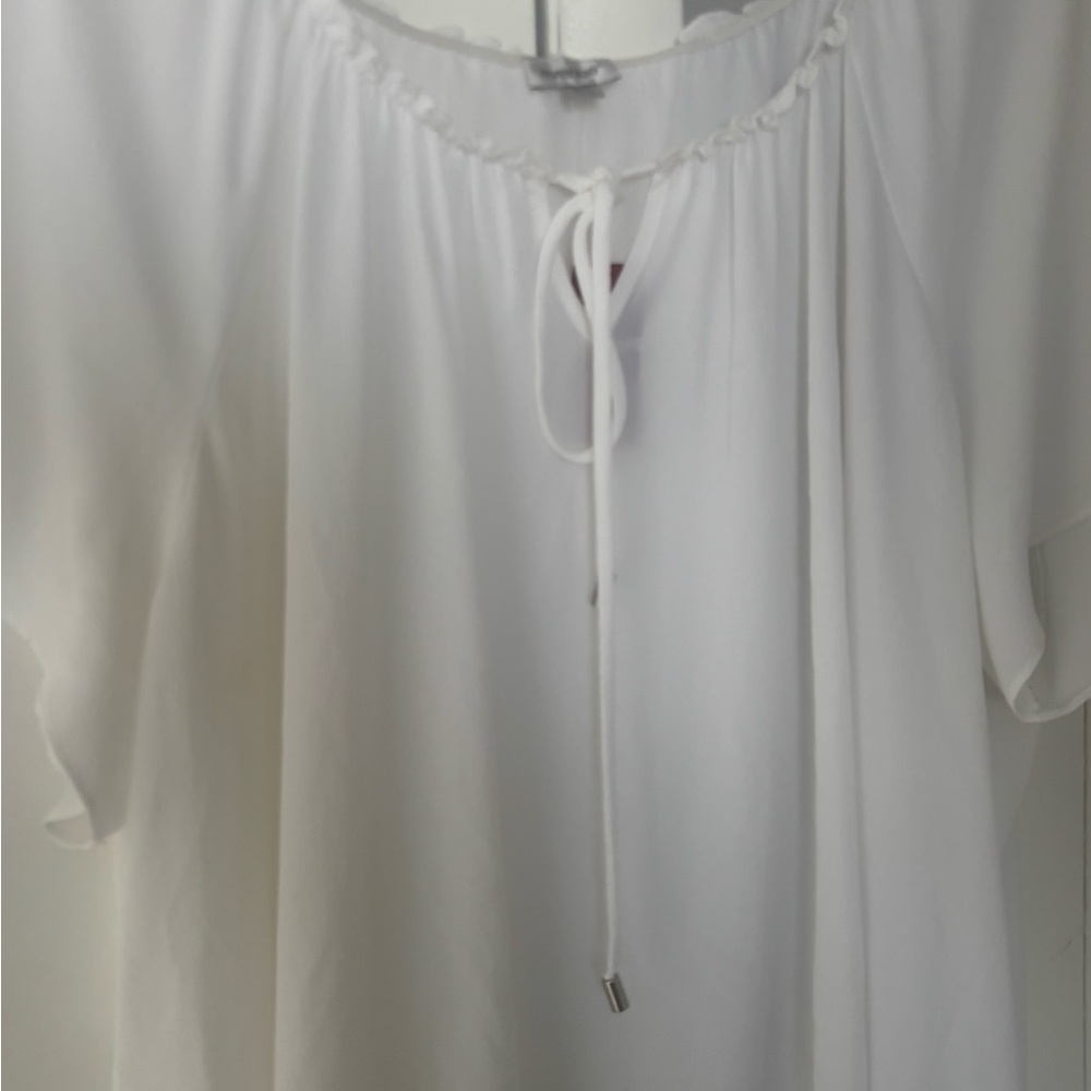 Avenue White Women's Blouse